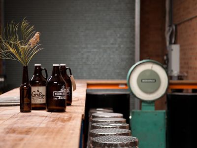Click to enlarge image farmhouseale-1.jpg